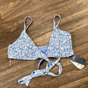 NWT Hollister Blue Floral Tie Bikini Top Large